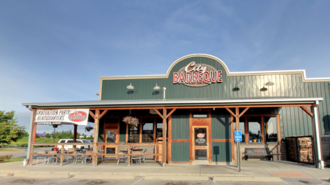 This Award-Winning Cincinnati Restaurant Serves The Best BBQ Sandwiches In The Midwest