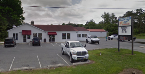 Feast On All You Can Eat Crabs At This Middle-of-Nowhere Delaware Crab Shack