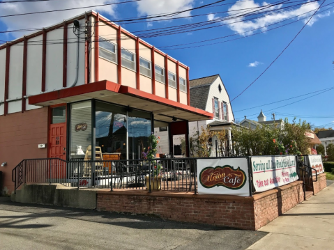 The Greek Diner In New York Where You’ll Find All Sorts Of Authentic Eats