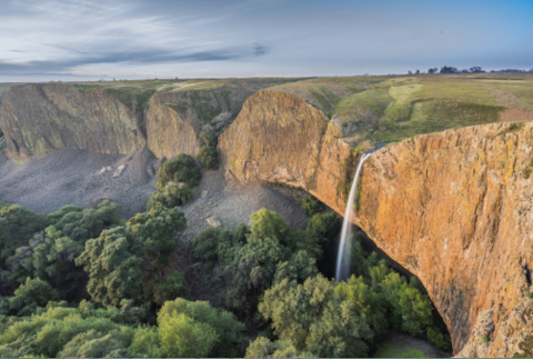 This One Easy Hike In Northern California Will Lead You Someplace Unforgettable