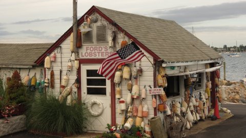 This Ramshackle Lobster Shack Hiding In Connecticut Serves The Best Seafood Around