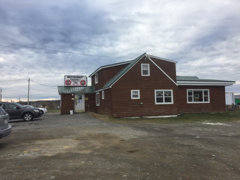 You've Never Experienced Anything Like The Food At This Tiny Eatery In Maine