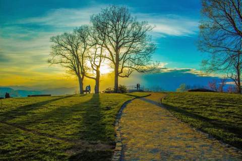 This Amazing Overlook In North Carolina Is Easy To Get To And Well Worth The Trip