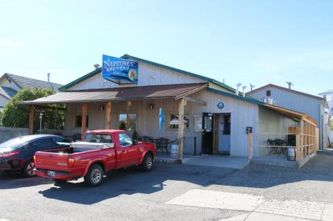 It's Summer All Year At This Sea-Themed Brewery In Montana