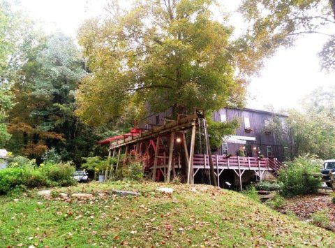 Sneak Away To This Amazing Bed & Breakfast In Virginia Located Inside A Historic Mill