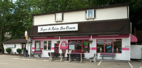 The Retro Ice Cream Parlor In Pittsburgh That Serves Scrumptious Homemade Ice Cream