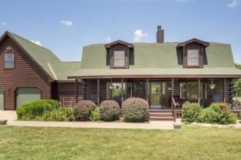 Sleep In A Hand-Built Log Cabin At This Enchanting Alpaca Ranch In Missouri