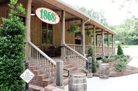 This Tiny Island Restaurant Is One Of Louisiana's Best Kept Secrets