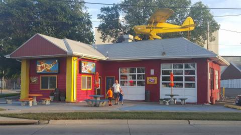 The Hot Dogs At This Iowa Eatery Are Absolutely Overloaded With Tasty Toppings