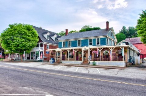 Devour The Best Homemade Sticky Buns At This Bakery In New Hampshire