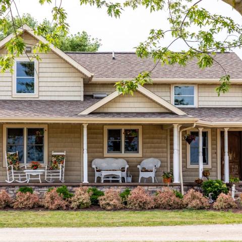 There Is A Bed and Breakfast On This Alpaca Farm In Wisconsin And You Simply Have To Visit