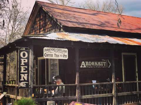 There's A Cafe Hiding In This Northern California State Park That's Too Charming For Words