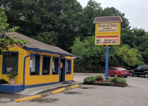 The Toot-n-Tell Southern-Style Buffet In North Carolina Is Worth A Trip Just To Say You Ate Here