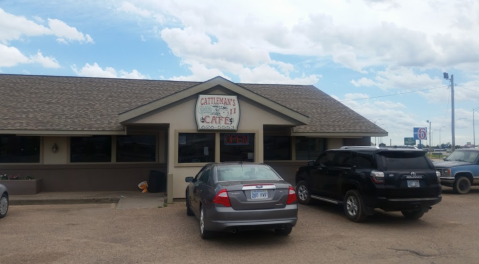 It Will Be Love At First Bite When You Dine At This Charming Country Cafe In Kansas