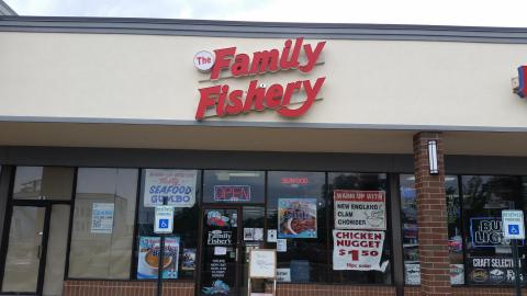 Eat Endless Fried Fish At This Rustic Restaurant In Illinois