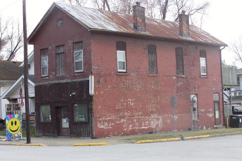 This Ramshackle Fried Fish Shack Hiding In Indiana Serves The Best Seafood Around