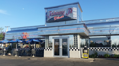 Revisit The Glory Days At This 50s-Themed Restaurant In Wyoming