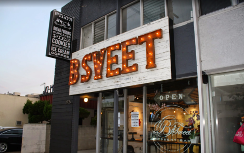 The Mouthwatering Dessert Bar In Southern California That Has Over 50 Flavors Of Bread Pudding