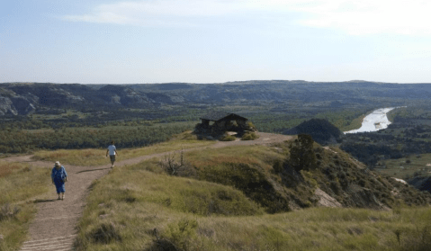 The Magnificent Overlook In North Dakota That's Worthy Of A Little Adventure