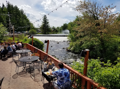 The Breathtaking Waterfall Restaurant In New York Where The View Is As Good As The Food