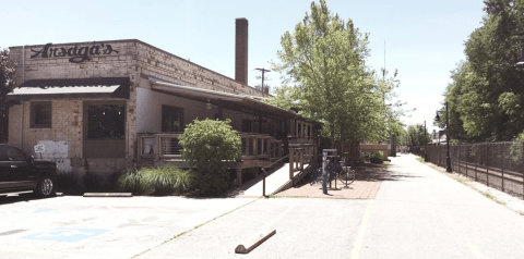 This Beautiful Hike In Arkansas Has A Mouthwatering Restaurant Right Along The Trail