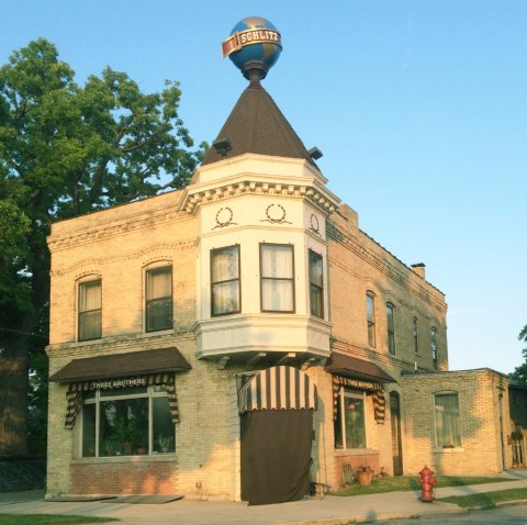 This Just Might Be The Most Iconic Restaurant In All Of Wisconsin