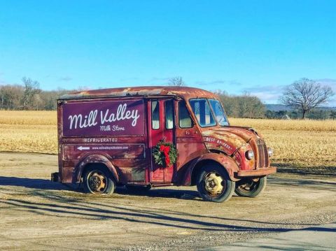 The Old Fashioned Family Creamery In Massachusetts That Still Sells Bottles Of Fresh Milk