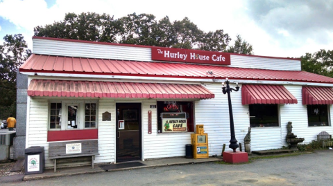 You Won't Find Better Fried Pies Than At This Tiny House In Small-Town Arkansas