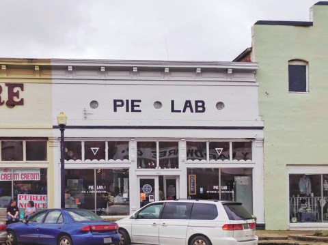 One Of America's Best Pie Shops Is Right Here In Alabama And You Need To Try It For Yourself