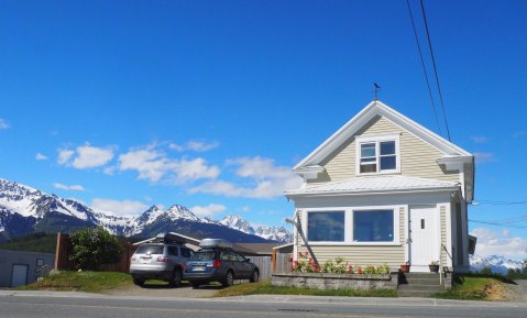 The Vintage Inn That's Been Around Since Before Alaska Was Even A State