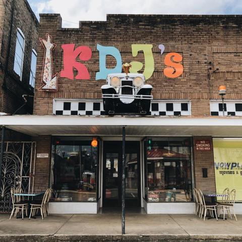 The Ice Cream Parlor In Mississippi That's So Worth Waiting In Line For