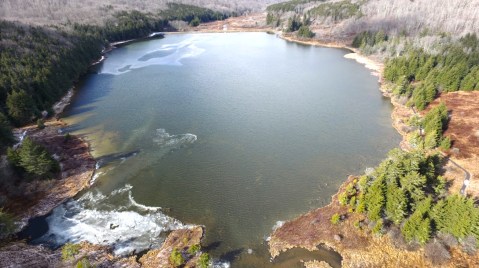 Visiting This One Mountain Lake In West Virginia Is Like Experiencing A Dream