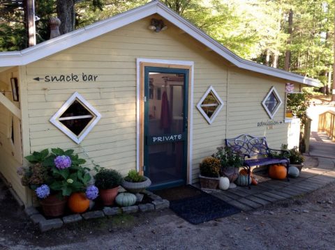 Enjoy Your Meal On The Beach At This Charming Lakefront Restaurant In Maine