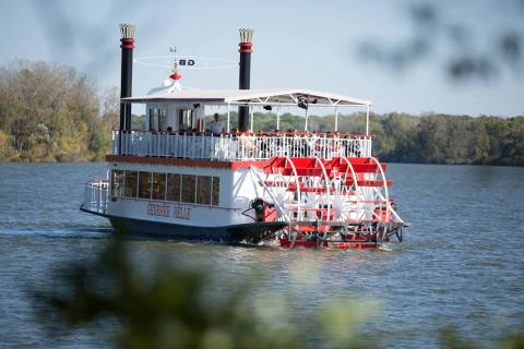 Spend A Perfect Day On This Old-Fashioned Paddle Boat Cruise Near Detroit