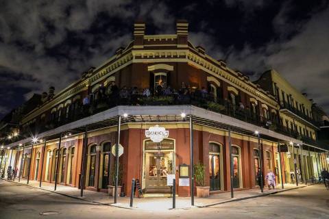 This Haunted Restaurant With The Most Incredible Cuisine Is So Typically New Orleans