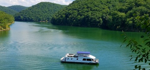 Spend The Night On The Water In This Wonderfully Cool Houseboat In West Virginia