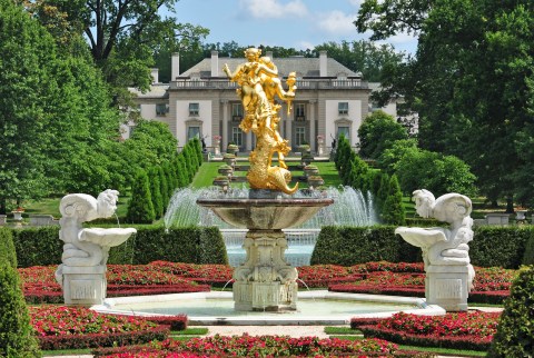 The Largest French Garden In The Country Is Hiding In Delaware's Brandywine Valley