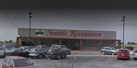 The Quirky Restaurant In Missouri Serves One Of The State's Best Giant Tenderloin Sandwiches