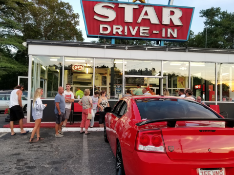 The Burgers And Shakes From This Middle-Of-Nowhere Massachusetts Drive-In Are Worth The Trip