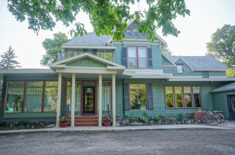 A Serene Getaway Is Waiting For You At This Lakeside Bed And Breakfast In North Dakota