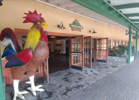 This Old-School Southern California Restaurant Serves Chicken Dinners To Die For