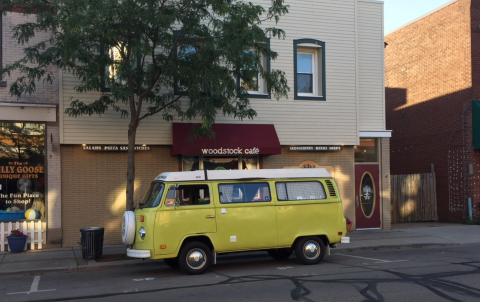 A Hippie-Themed Restaurant In Ohio, Woodstock Cafe Is A Groovy Place To Dine