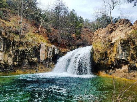 The Hike To This Little-Known Arizona Waterfall Is Short And Sweet