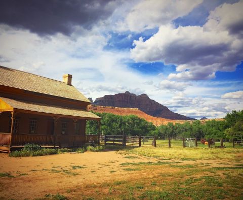 There’s A Hike In Utah That Leads You Straight To An Abandoned Village