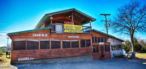 The Adorably Rustic Cabin Restaurant In Oklahoma That Serves Delicious Food