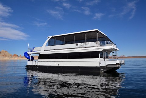 Spend The Night On The Water In This Wonderfully Cool Houseboat In Utah