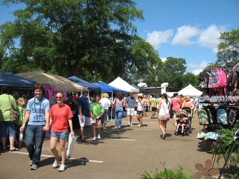 This Charming Peach Festival In Louisiana Is The Sweetest Thing You'll Do This Summer