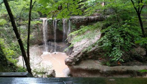 The Hike In Mississippi That Takes You To Not One, But FIVE Beautiful Waterfalls