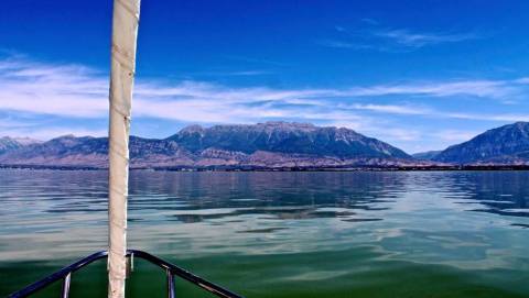 The Huge Lake In Utah Where You Can Float, Paddle, And Sail Your Way Through Summer