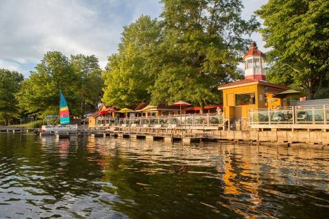 Grab Some Burgers And Rent A Canoe At This Awesome Spot Near Pittsburgh